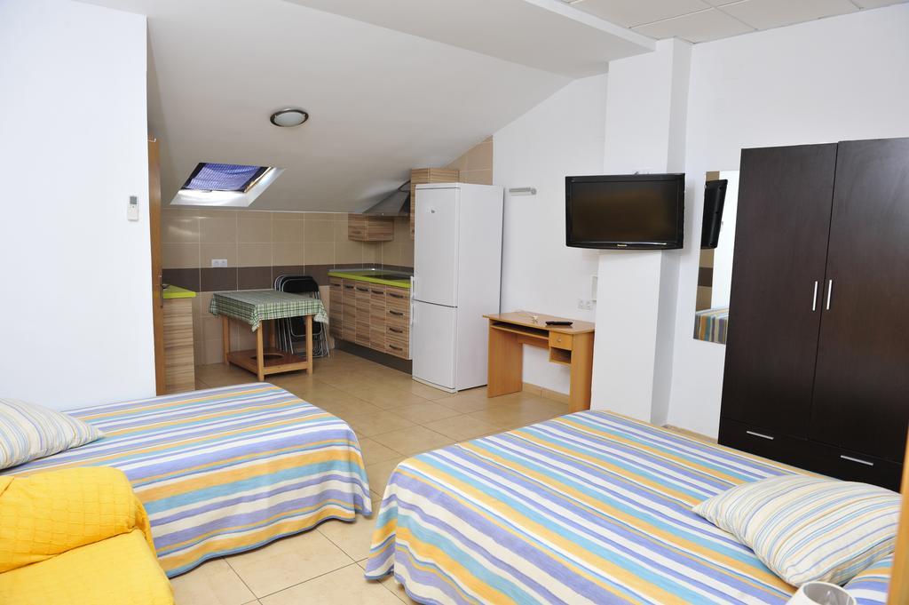 Madrigalejo Hostal Via Del Caminante מראה חיצוני תמונה